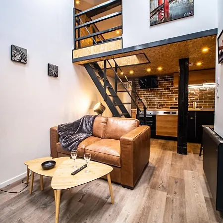 Le Petit Macaron Industriel Hyper Centre Insolites Нанси