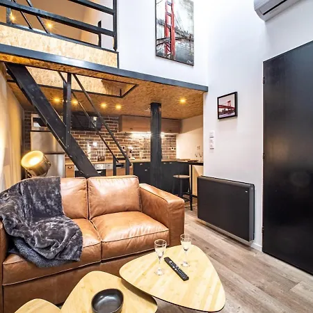 Le Petit Macaron Industriel Hyper Centre Insolites *