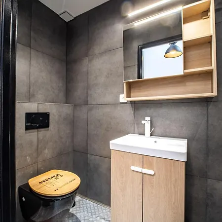 Le Petit Macaron Industriel Hyper Centre Insolites