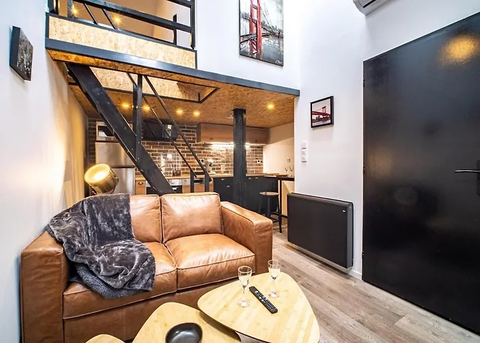 Le Petit Macaron Industriel Hyper Centre Insolites *